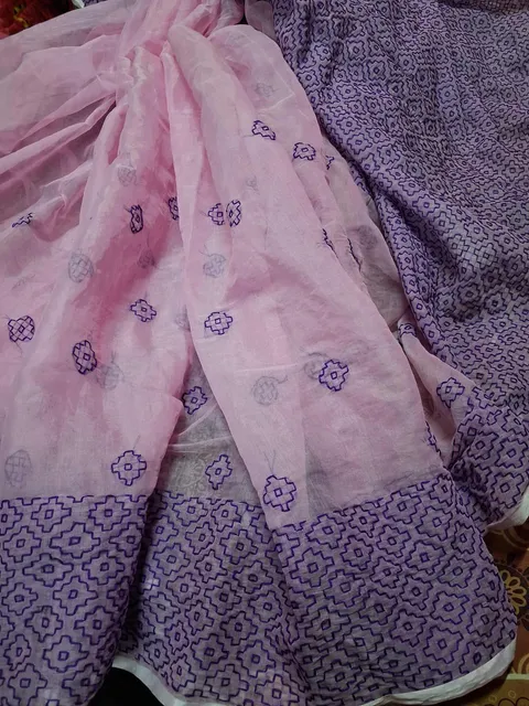 ব্লক প্রিন্ট শাড়ি — গোলাপি বেস, বেগুনি পাড় — শাড়ি, হাতে তৈরি বাংলাদেশের কারিগর পণ্য