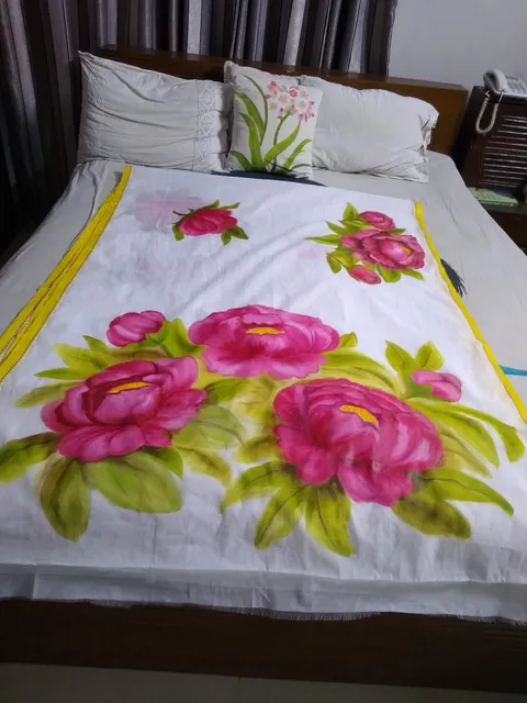 হ্যান্ড পেইন্ট বেড কাভার — গোলাপি পিওনি