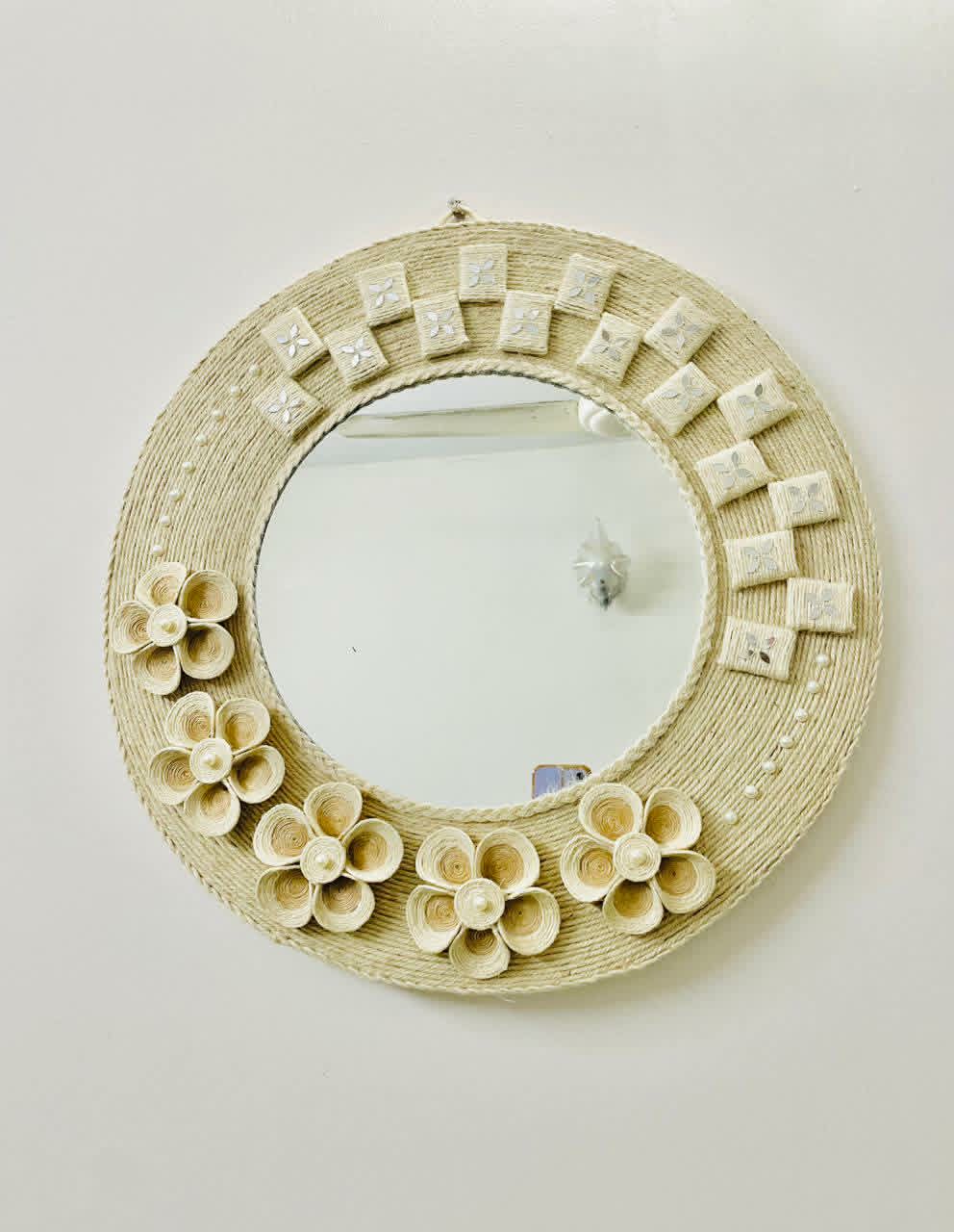 Jute Wall Mirror — Round, Natural Flowers & Mirror-Work